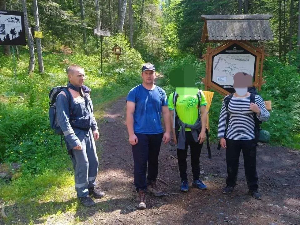 Туристов, заблудившихся в окрестностях горы Борус, искали спасатели Туристов, заблудившихся в окрестностях горы Борус, искали спасатели