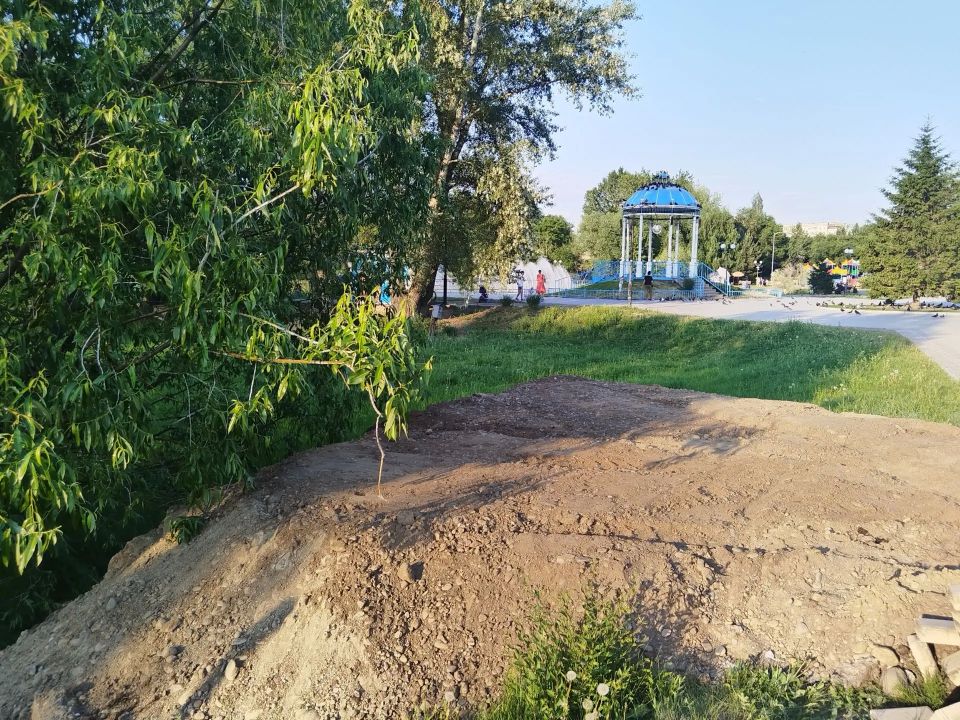 Сегодня на еженедельном штабе по выполнению дорожно-строительных работ и благоустройству Глава города Абакана Алексей Лемин обсудил с профильными руководителями, кураторами объектов и представителями подрядных организаций... Сегодня на еженедельном штабе по выполнению дорожно-строительных работ и благоустройству Глава города Абакана Алексей Лемин обсудил с профильными руководителями, кураторами объектов и представителями подрядных организаций...
