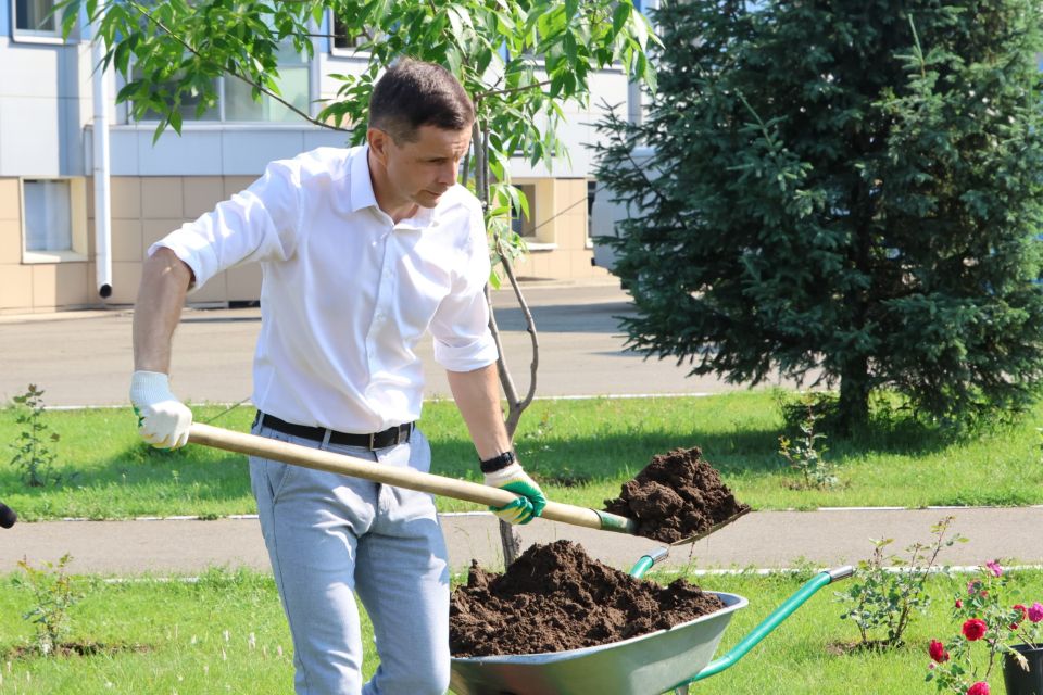 Королевская утончённость с суровым характером: подарок семьи Николая Булакина городу Королевская утончённость с суровым характером: подарок семьи Николая Булакина городу