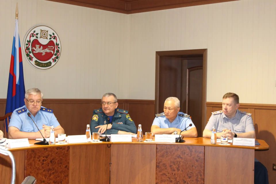 Сегодня, 18 июня 2026 года, в прокуратуре Республики Хакасия под председательством прокурора республики Сергея Фирсова состоялось Координационное совещание руководителей правоохранительных органов региона Сегодня, 18 июня 2026 года, в прокуратуре Республики Хакасия под председательством прокурора республики Сергея Фирсова состоялось Координационное совещание руководителей правоохранительных органов региона
