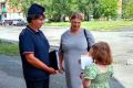 В рамках летней профилактической кампании абазинские полицейские беседуют с населением