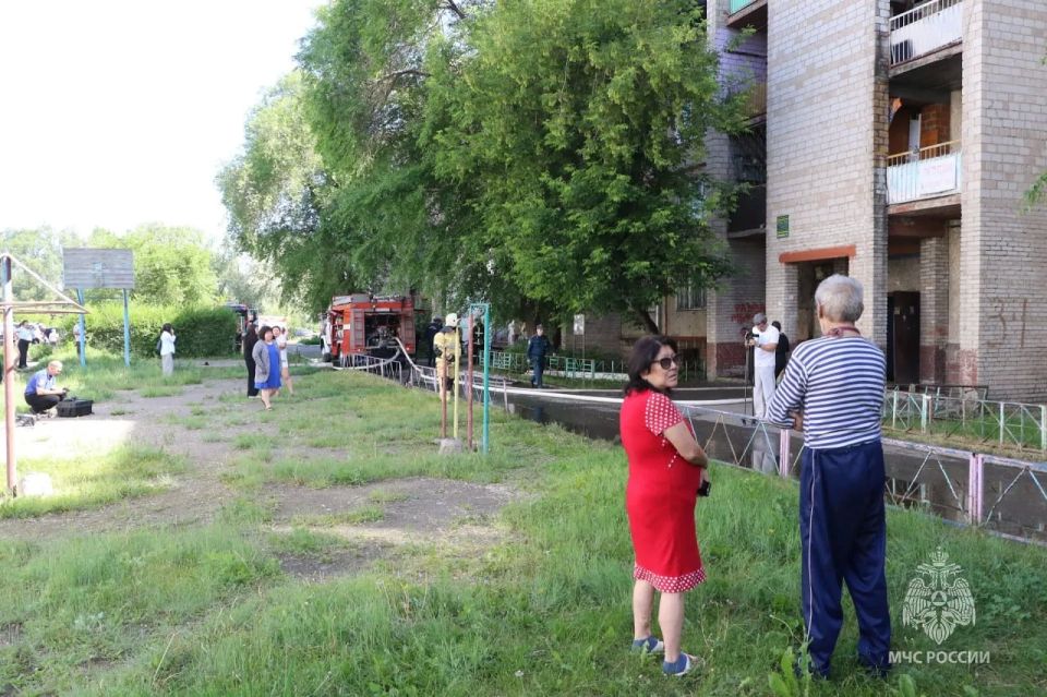 Счёт шёл на секунды: утренний пожар в Абакане едва не обернулся трагедией Счёт шёл на секунды: утренний пожар в Абакане едва не обернулся трагедией