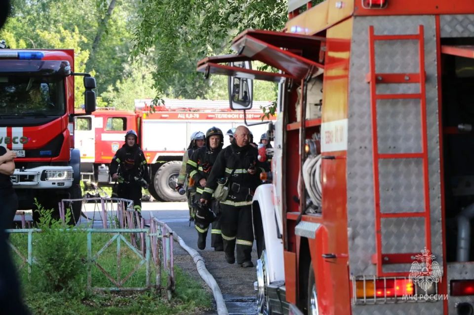 Счёт шёл на секунды: утренний пожар в Абакане едва не обернулся трагедией Счёт шёл на секунды: утренний пожар в Абакане едва не обернулся трагедией