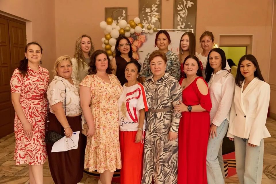Лучших представителей здравоохранения отметили в Абакане Лучших представителей здравоохранения отметили в Абакане