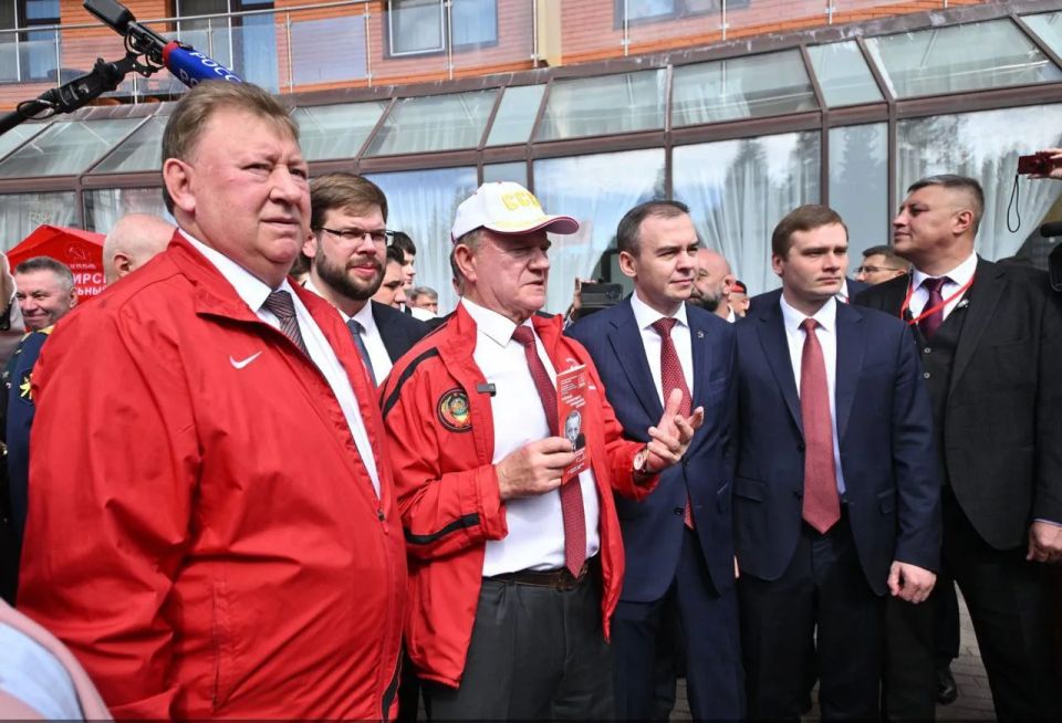 Валентин Коновалов: XIX съезд КПРФ утвердил предвыборную Программу Победы и списки кандидатов на выборы в сентябре Валентин Коновалов: XIX съезд КПРФ утвердил предвыборную Программу Победы и списки кандидатов на выборы в сентябре
