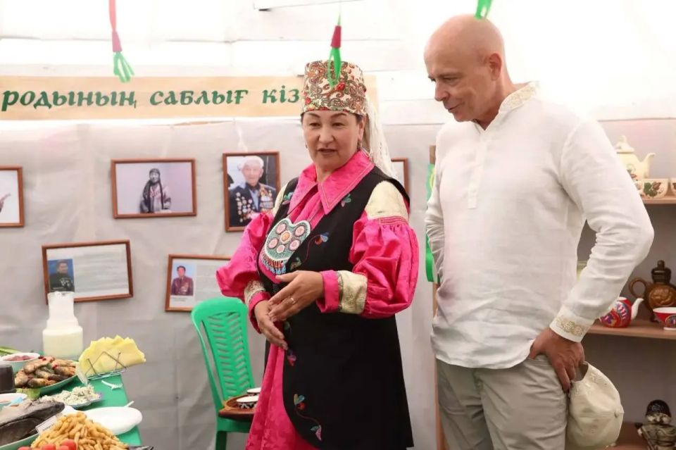 Хакасия, с праздником! Был искренне рад видеть всех на Сагайской поляне в Аскизском районе — в самом сердце Хакасии Хакасия, с праздником! Был искренне рад видеть всех на Сагайской поляне в Аскизском районе — в самом сердце Хакасии