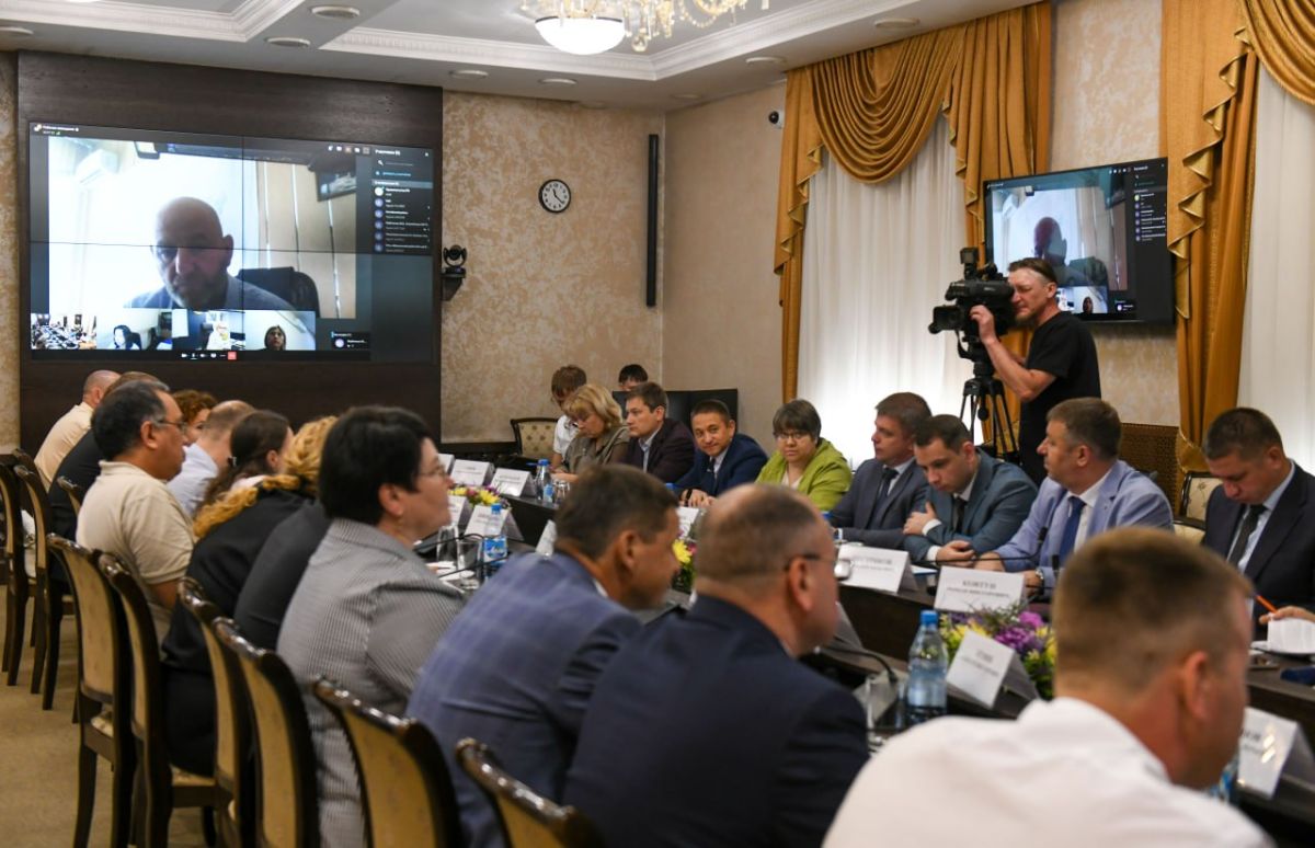 Валентин Коновалов: Провёл штаб по реализации проекта «Чистый воздух» Валентин Коновалов: Провёл штаб по реализации проекта «Чистый воздух»