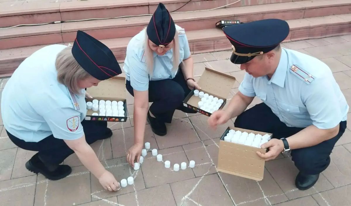 Сотрудники полиции стали участниками памятной акции «Огненные картины войны» в Ширинском районе Сотрудники полиции стали участниками памятной акции «Огненные картины войны» в Ширинском районе