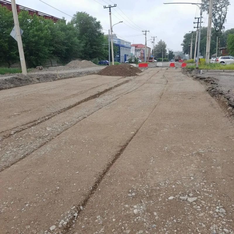 К укладке асфальта готовят улицу Крылова в Абакане К укладке асфальта готовят улицу Крылова в Абакане
