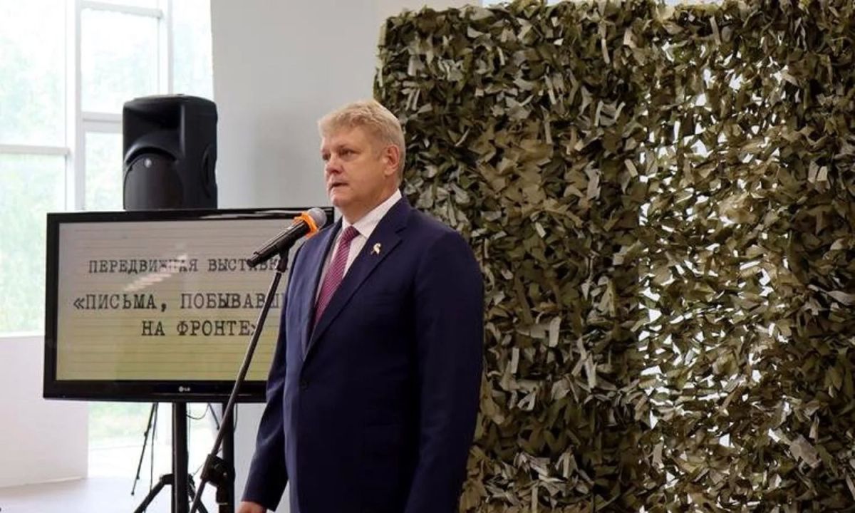 Полпред посетил выставку «Письма, побывавшие на фронте»