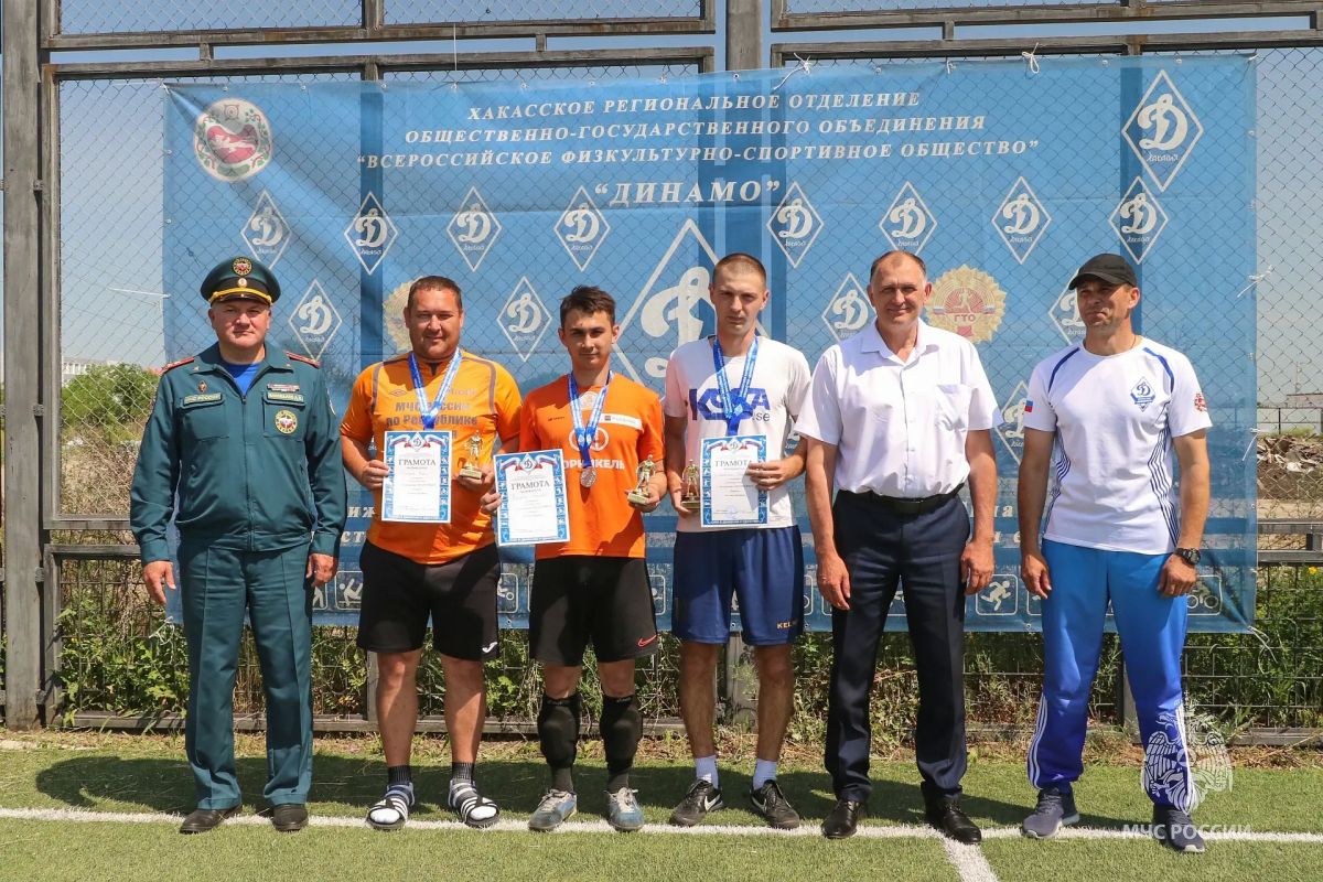 Никакая жара не помеха нашим чемпионам по мини-футболу! Никакая жара не помеха нашим чемпионам по мини-футболу!