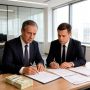 В Хакасии работающие родители массово возвращают налоги: Соцфонд перечислил уже 160 млн рублей