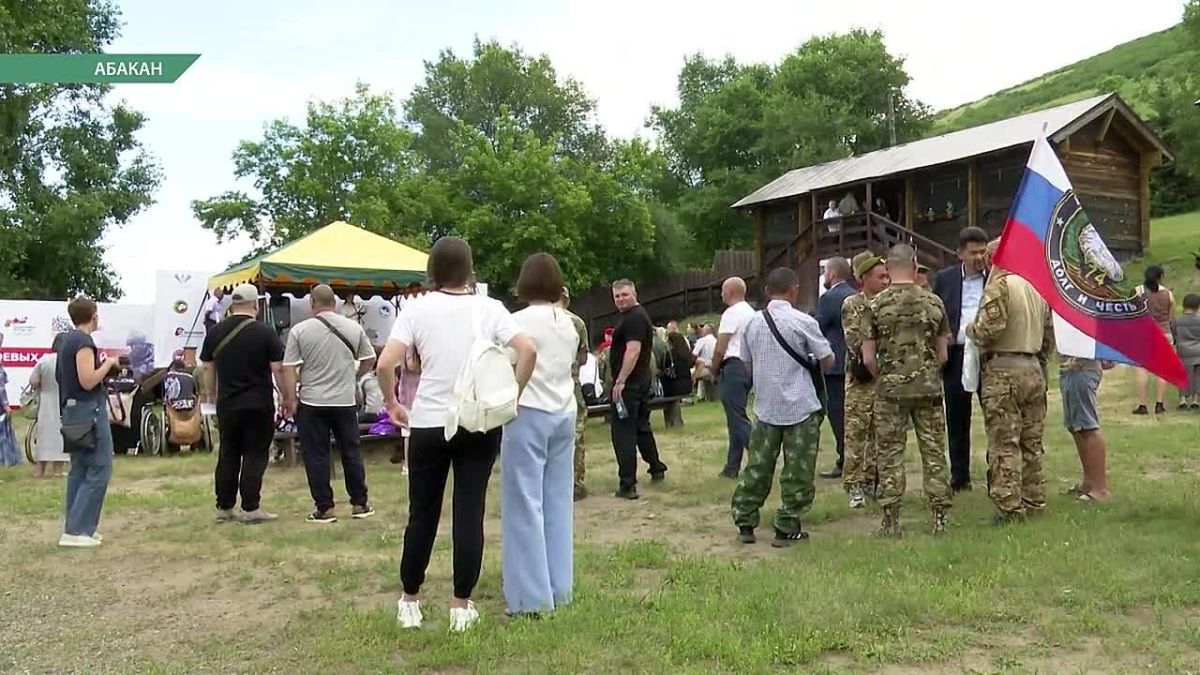 Вспомнили товарищей ветераны боевых действий в парке Самохвал