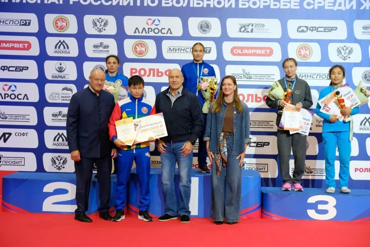 Спортсменки из Хакасии взяли золото и бронзу на Чемпионате России по вольной борьбе