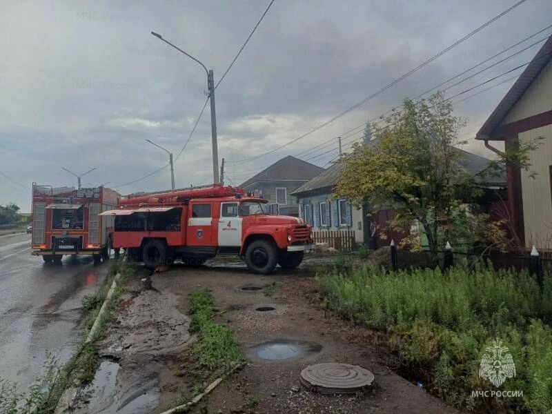 Черногорские пожарные спасли частный дом от огня