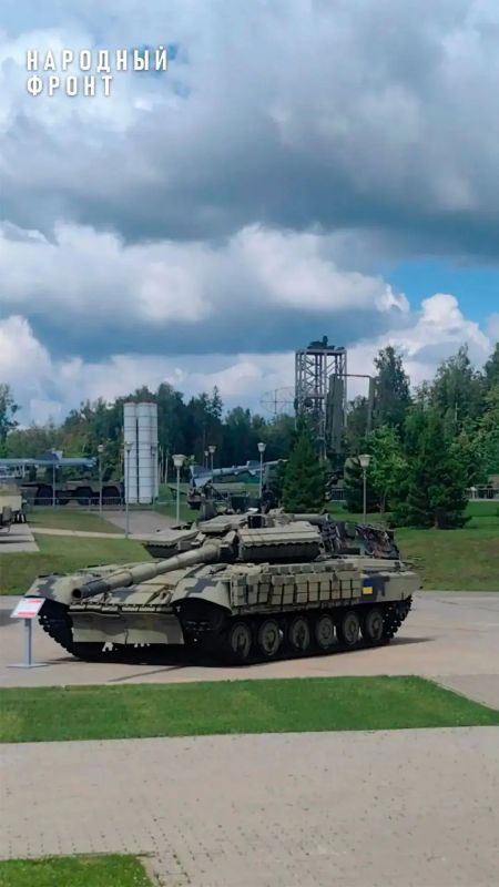 Волонтёры из Хакасии после форума «Всё для Победы!» посетили парк «Патриот» Волонтёры из Хакасии после форума «Всё для Победы!» посетили парк «Патриот»