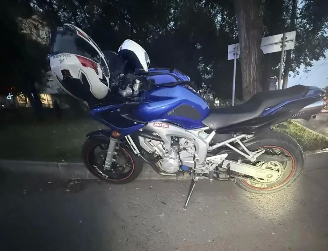 Мотоциклист травмировался по вине пенсионерки в Абакане