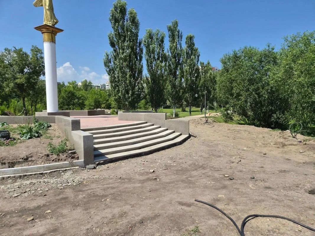 16 объектов: в Абакане продолжается преображение дворовых и общественных территорий 16 объектов: в Абакане продолжается преображение дворовых и общественных территорий