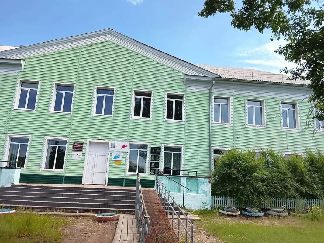 Почти вековую Усть-Бюрскую школу капитально отремонтируют за 96 млн рублей Почти вековую Усть-Бюрскую школу капитально отремонтируют за 96 млн рублей