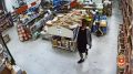 Голодный сельчанин сорвал замок с двери магазина в Саяногорске