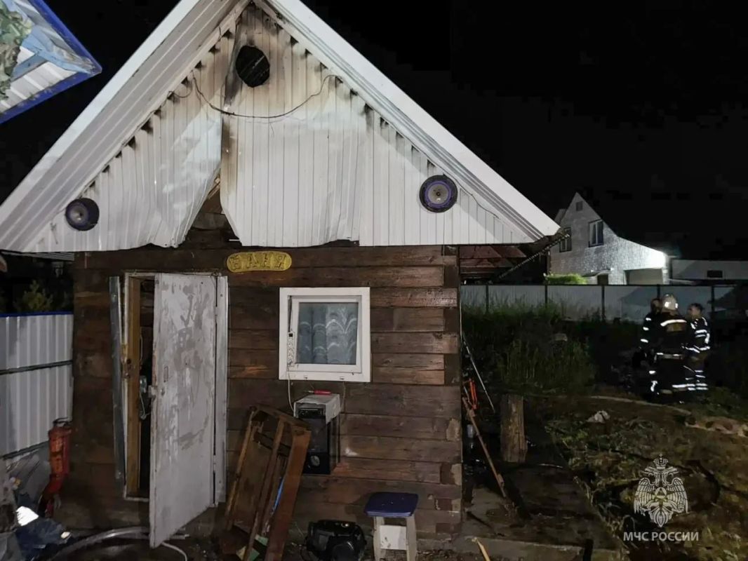 Ночные пожары в Хакасии: под ударом бани и надворные постройки