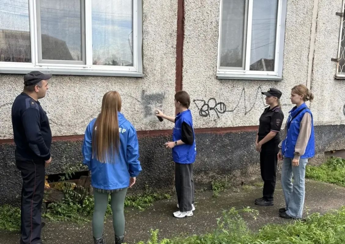 Полицейские и общественники продолжают борьбу с наркорекламой Полицейские и общественники продолжают борьбу с наркорекламой