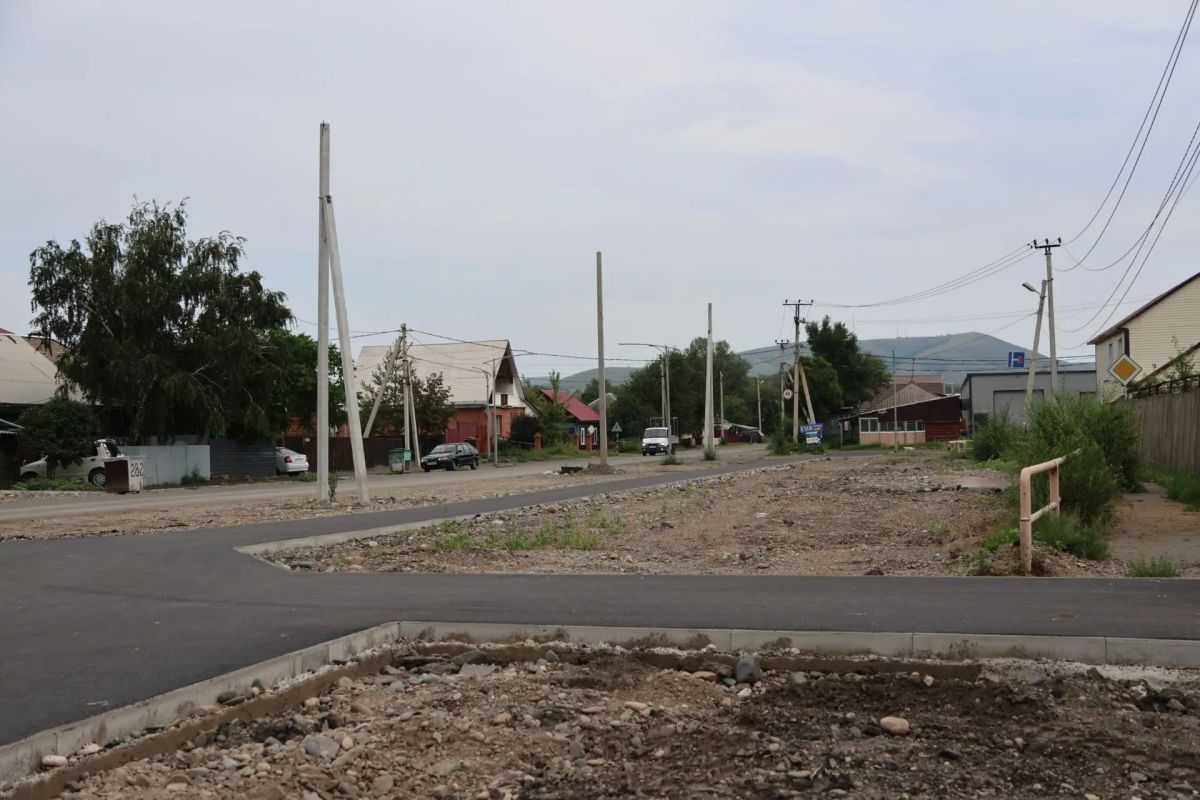 На участке улице Крылова в границах улиц Макаренко – Маршала Жукова продолжается капитальный ремонт, предусмотренный городской программой «Градостроительная политика», финансирование работ идёт за счёт городского бюджета На участке улице Крылова в границах улиц Макаренко – Маршала Жукова продолжается капитальный ремонт, предусмотренный городской программой «Градостроительная политика», финансирование работ идёт за счёт городского бюджета