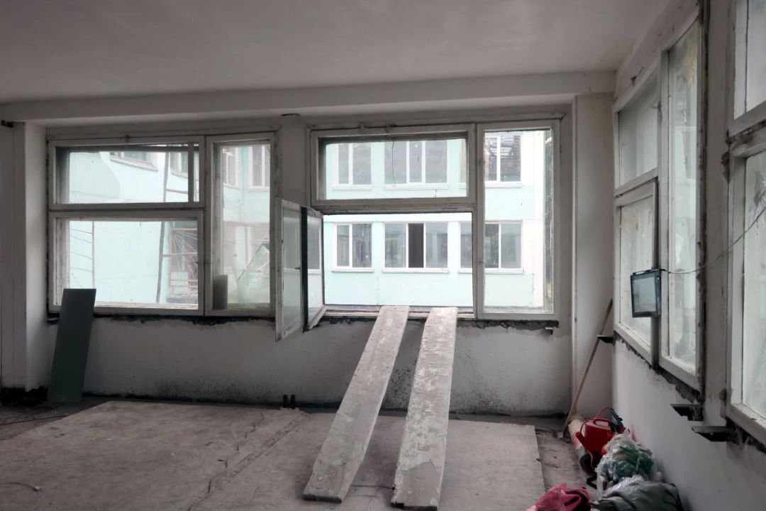 В абаканском детском саду «Василёк» возобновился капремонт В абаканском детском саду «Василёк» возобновился капремонт
