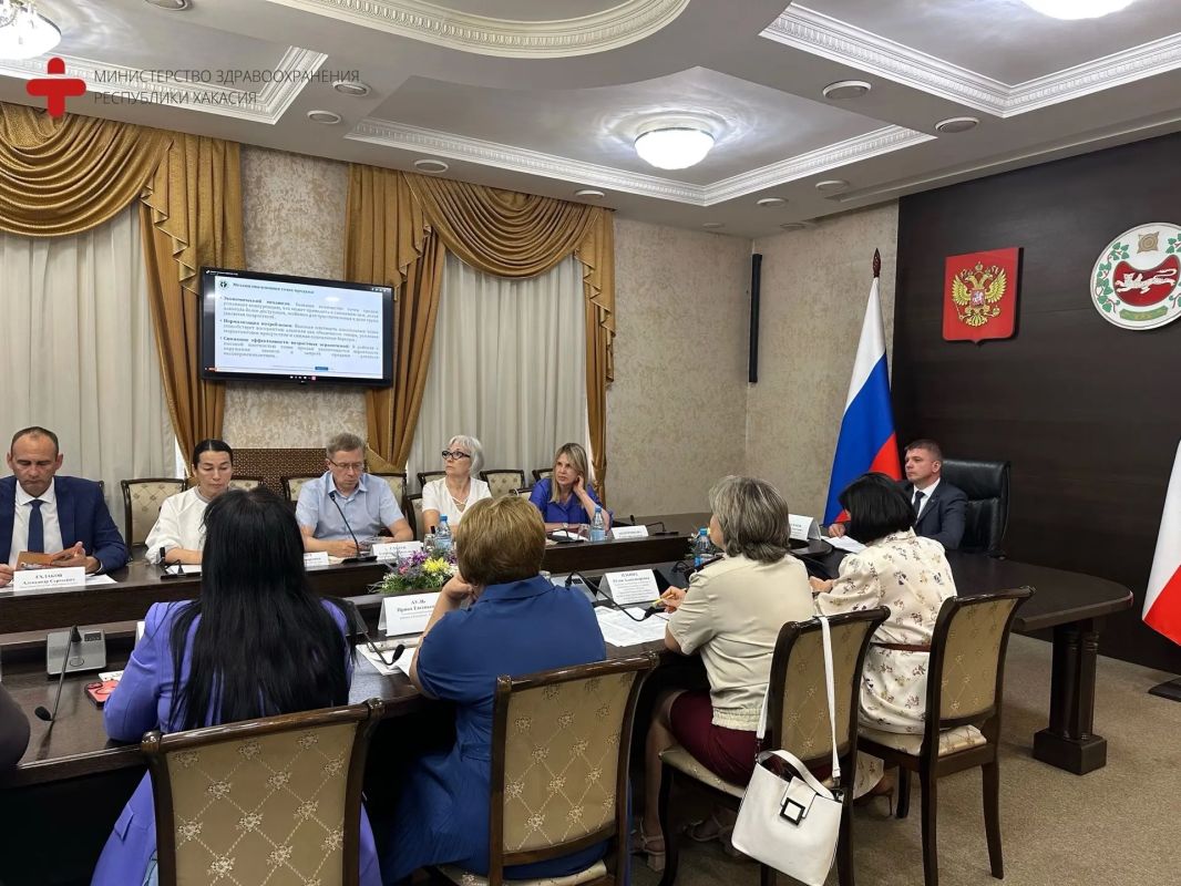 Проблему потребления алкоголя и никотинсодержащей продукции среди населения Хакасии обсудили на региональном уровне Проблему потребления алкоголя и никотинсодержащей продукции среди населения Хакасии обсудили на региональном уровне