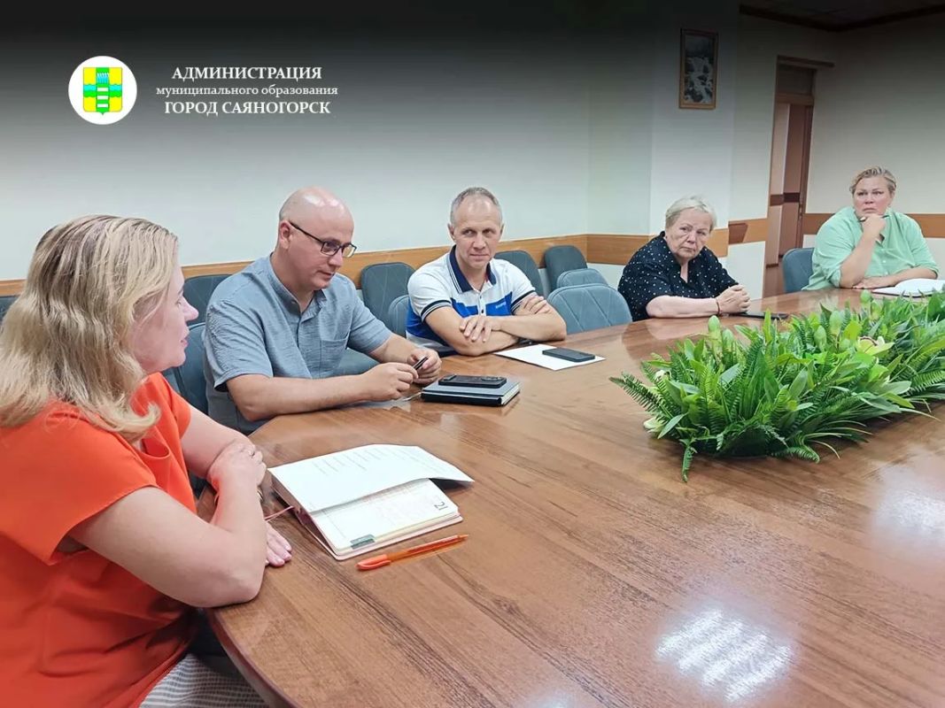 Ситуация с бензином в Саяногорске немного улучшилась, но Администрация муниципалитета продолжает поиск решений бензиновых проблем, с которыми сталкиваются и жители, и предприниматели Ситуация с бензином в Саяногорске немного улучшилась, но Администрация муниципалитета продолжает поиск решений бензиновых проблем, с которыми сталкиваются и жители, и предприниматели