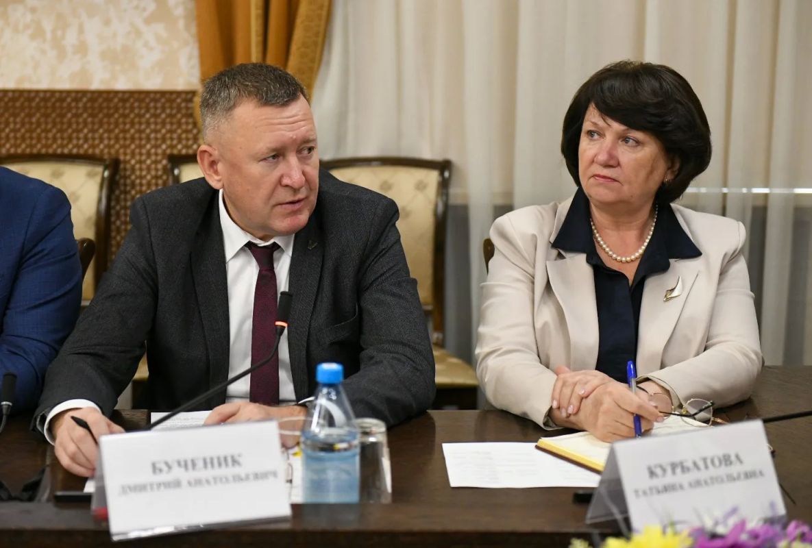 Валентин Коновалов: Провёл заседание штаба по обстановке на топливном рынке Хакасии Валентин Коновалов: Провёл заседание штаба по обстановке на топливном рынке Хакасии