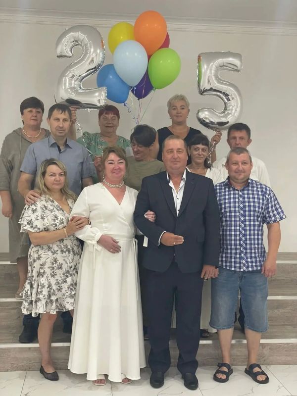 Супругов Масляковых из Абакана поздравили с юбилеем семейной жизни Супругов Масляковых из Абакана поздравили с юбилеем семейной жизни