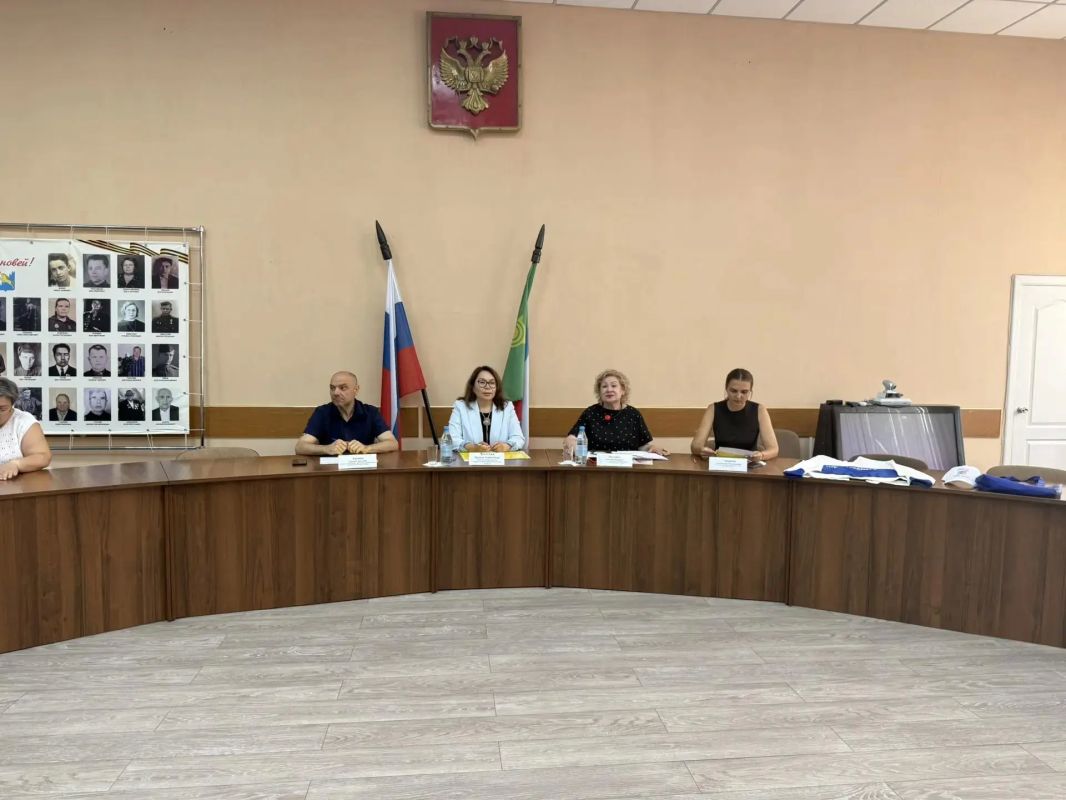 В Хакасии завершилась подготовка членов участковых комиссий к адресному информированию избирателей в проекте "ИнформУИК" В Хакасии завершилась подготовка членов участковых комиссий к адресному информированию избирателей в проекте "ИнформУИК"