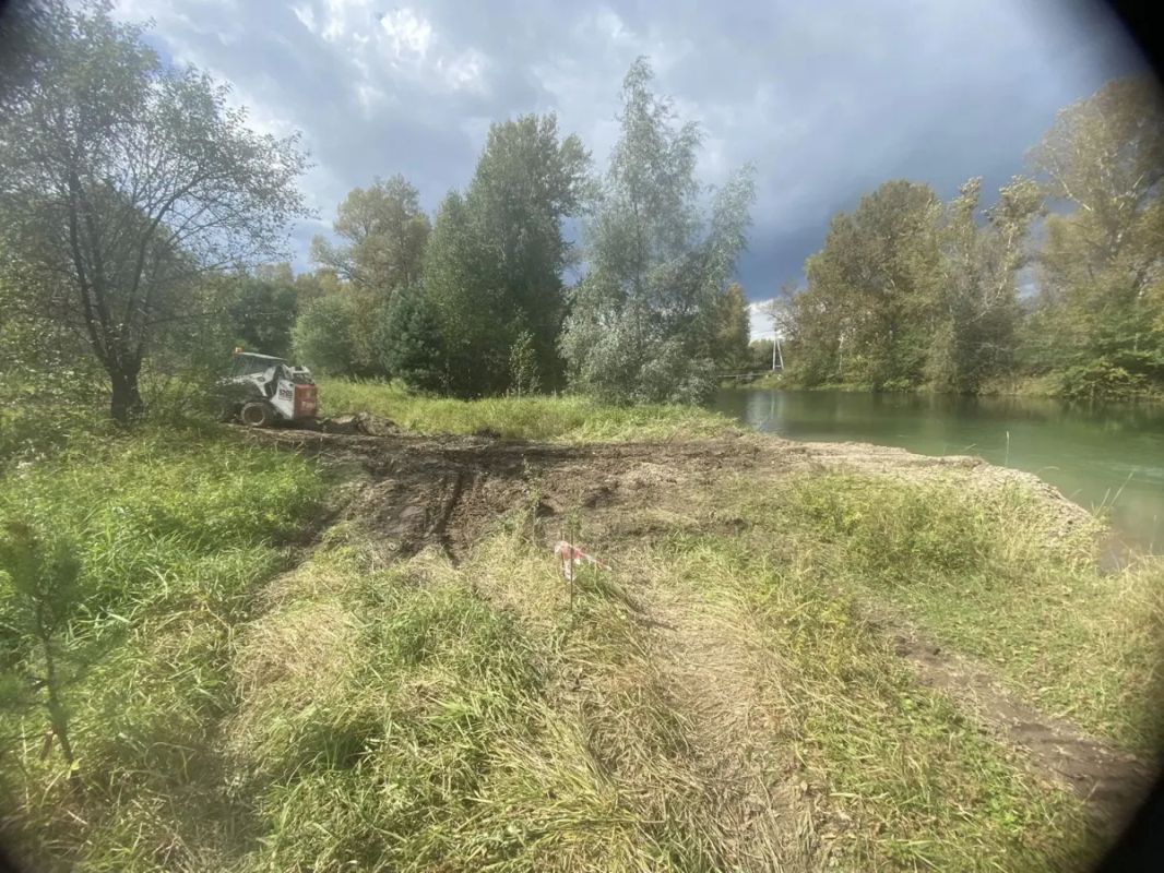 Площадку под новый пирс готовят в абаканской зоне отдыха Площадку под новый пирс готовят в абаканской зоне отдыха