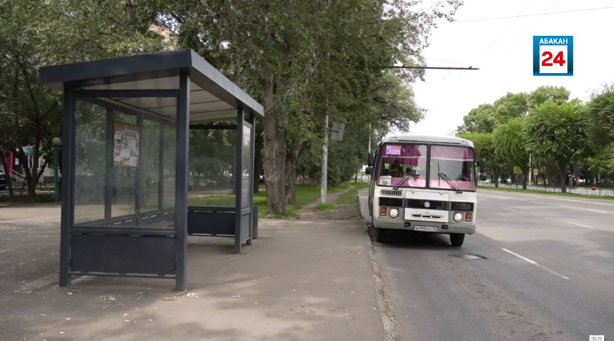 9 новых остановок на следующей неделе установят на улицах Пушкина и Дружбы Народов в Абакане