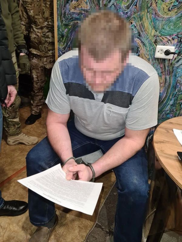 Госизменщика задержали сотрудники регионального УФСБ в Орджоникидзевском районе Госизменщика задержали сотрудники регионального УФСБ в Орджоникидзевском районе