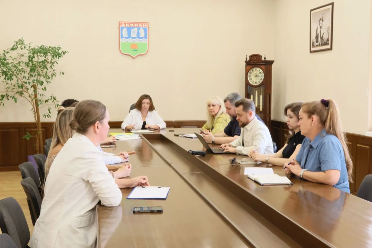 В Абакане продолжается подготовка к бьюти-форуму, который организует городская администрация совместно с партнёрами раз в два года В Абакане продолжается подготовка к бьюти-форуму, который организует городская администрация совместно с партнёрами раз в два года