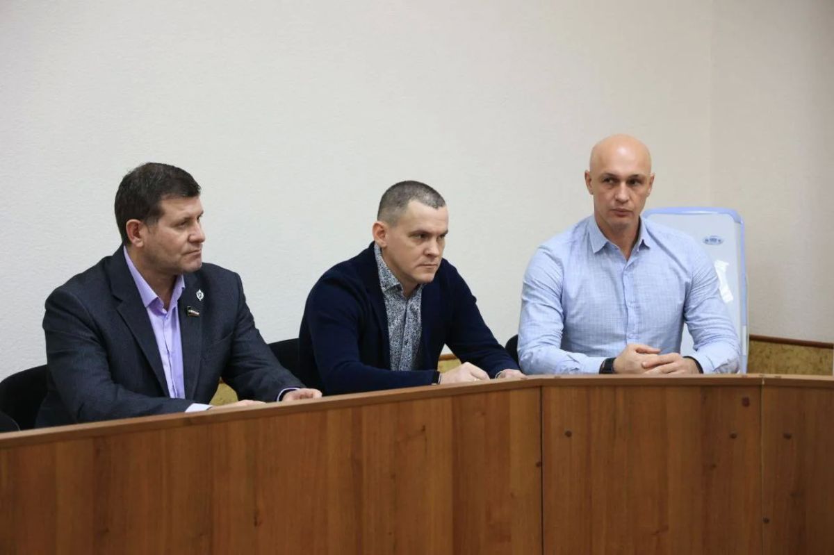 Сергей Сокол поздравил участников программы «Герои Хакасии» с успешной защитой дипломных работ Сергей Сокол поздравил участников программы «Герои Хакасии» с успешной защитой дипломных работ