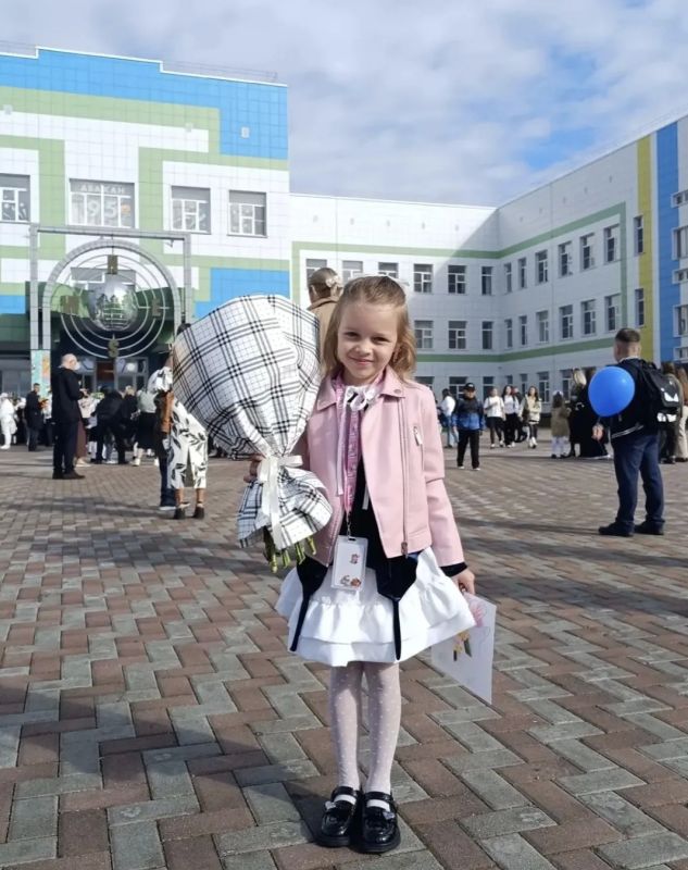 Сегодня особенный праздник в нашей стране Сегодня особенный праздник в нашей стране