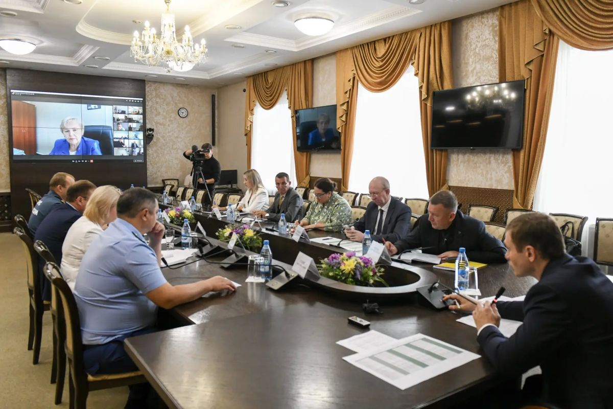 Валентин Коновалов: Подготовку объектов ЖКХ и жилого фонда республики рассмотрели на совещании с главами муниципалитетов Валентин Коновалов: Подготовку объектов ЖКХ и жилого фонда республики рассмотрели на совещании с главами муниципалитетов