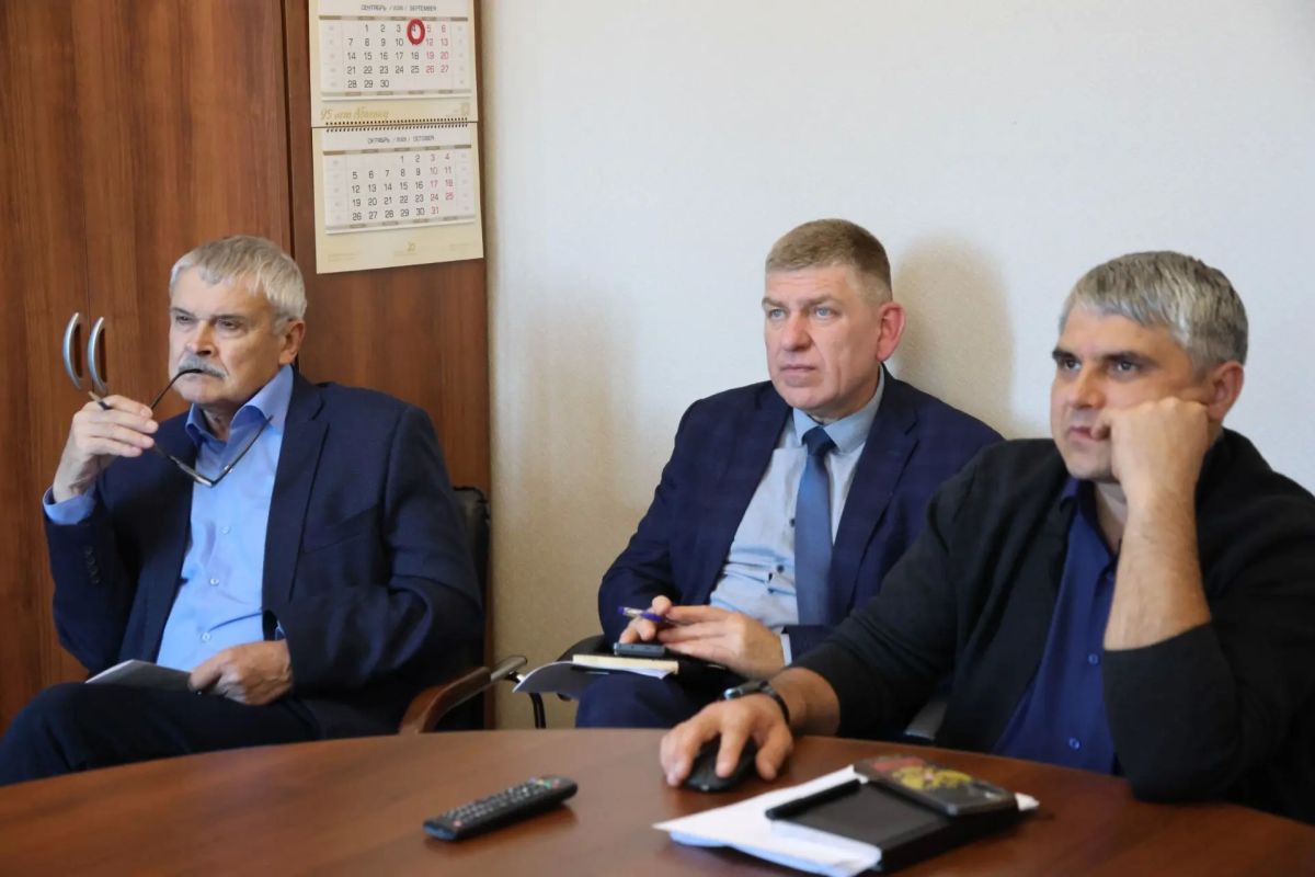 «Умный» светофор: эксперимент в Абакане продолжается «Умный» светофор: эксперимент в Абакане продолжается