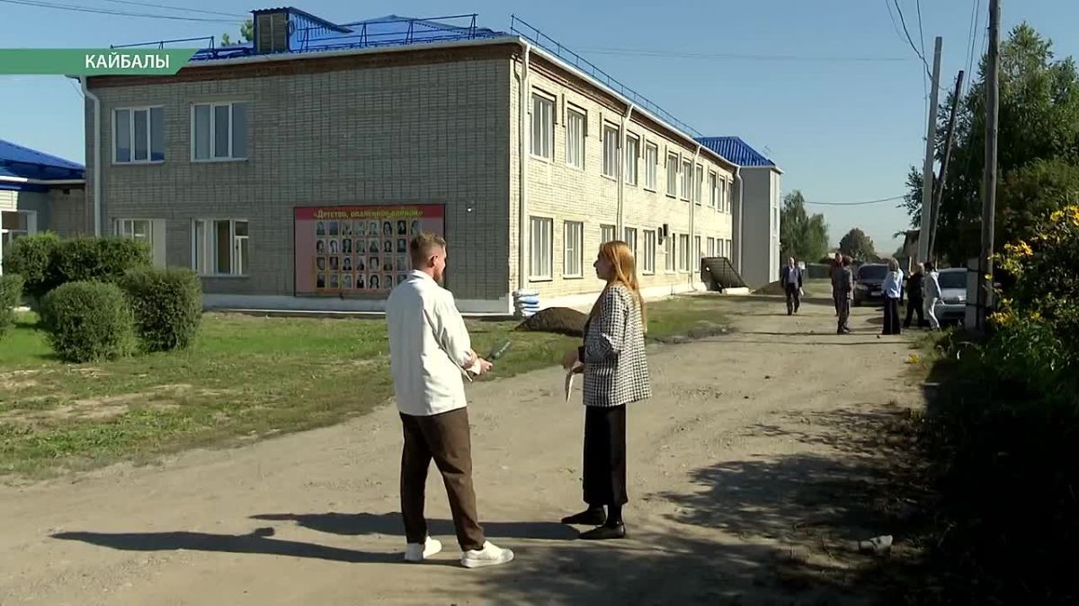 Забор посреди дороги подрядчик ставит в Кайбалах