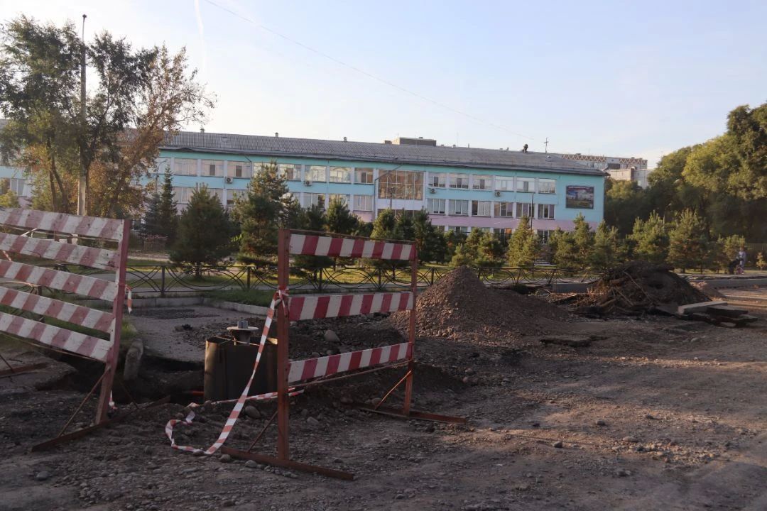 На улице Комарова в Абакане продолжается капитальный ремонт На улице Комарова в Абакане продолжается капитальный ремонт