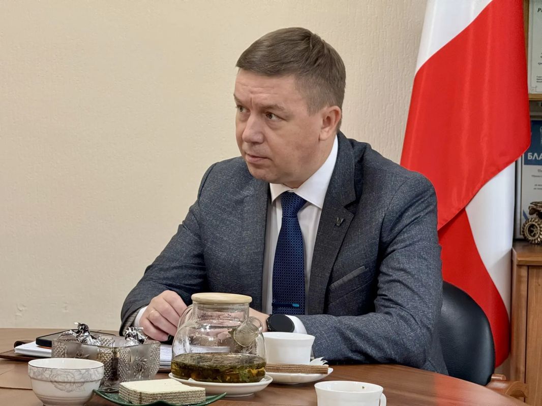 В Министерстве имущественных и земельных отношений Республики Хакасия прошла рабочая встреча с управляющим Абаканским отделением ПАО «Сбербанк» Дмитрием Полулехом В Министерстве имущественных и земельных отношений Республики Хакасия прошла рабочая встреча с управляющим Абаканским отделением ПАО «Сбербанк» Дмитрием Полулехом