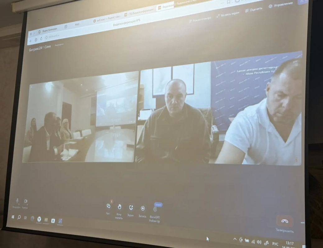 Сегодня с представителями регионального отделения Общероссийского народного фронта в Хакасии, Заповедника «Хакассий», управления ГО и ЧС г. Абазы и охотниками обсудили ситуацию с выходом медведей к населенным пунктам и... Сегодня с представителями регионального отделения Общероссийского народного фронта в Хакасии, Заповедника «Хакассий», управления ГО и ЧС г. Абазы и охотниками обсудили ситуацию с выходом медведей к населенным пунктам и...