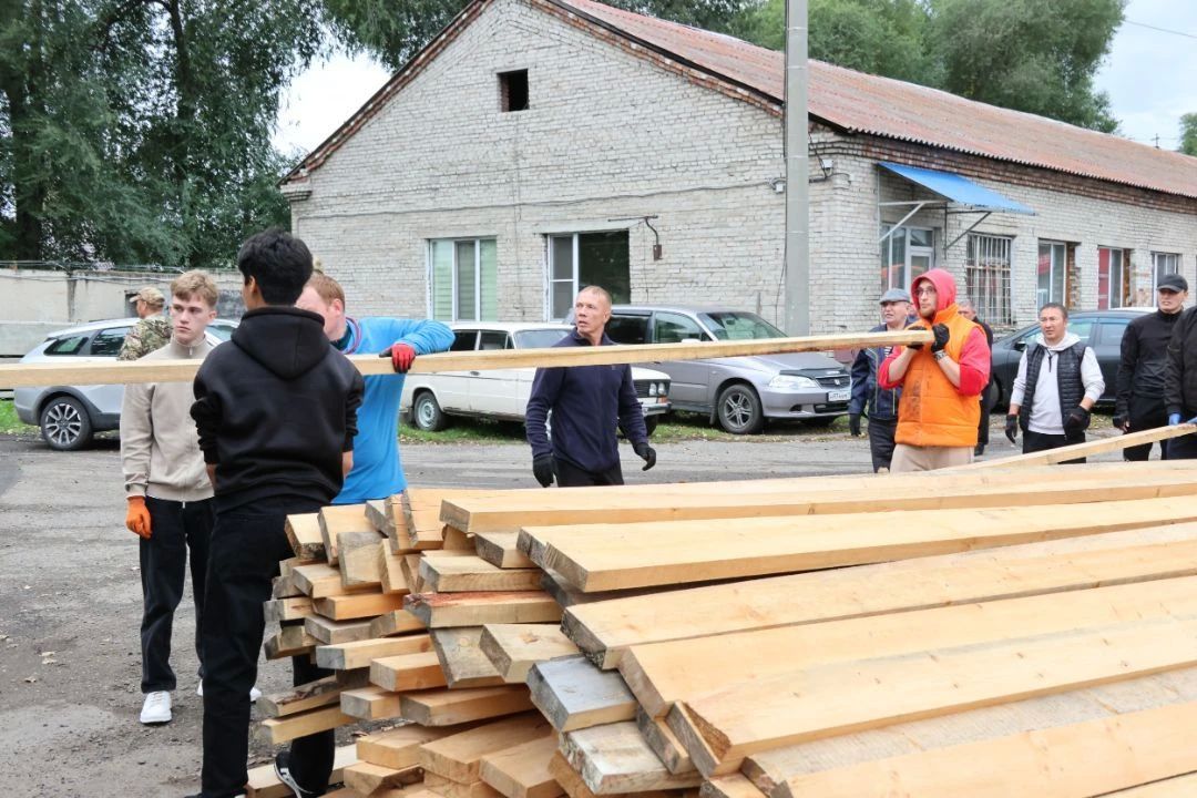 Очередной гуманитарный груз отправлен из Абакана в зону СВО Очередной гуманитарный груз отправлен из Абакана в зону СВО