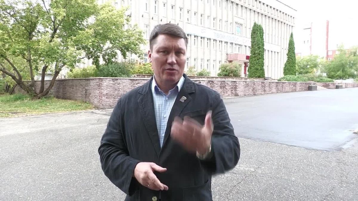 Глава Саяногорска Евгений Молодняков приглашает всех жителей муниципалитета 18, 19 и 20 сентября приходить на избирательные участки и участвовать в голосовании на выборах депутатов Госдумы Российской Федерации