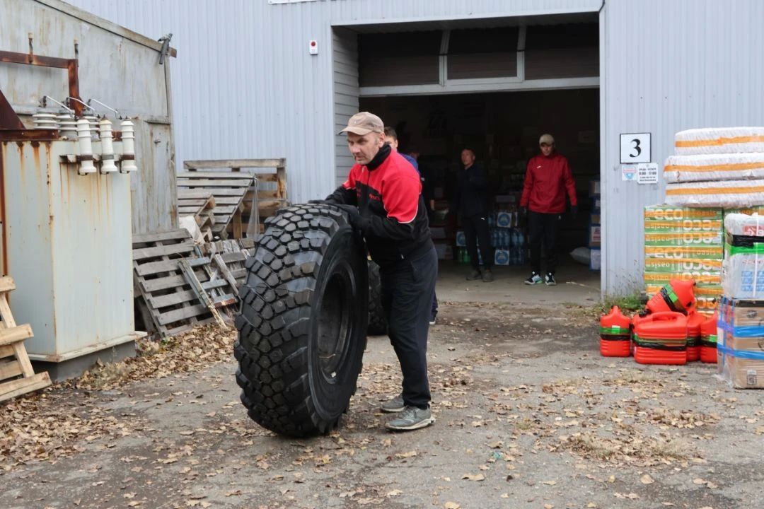 Очередной гуманитарный груз отправлен из Абакана в зону СВО Очередной гуманитарный груз отправлен из Абакана в зону СВО