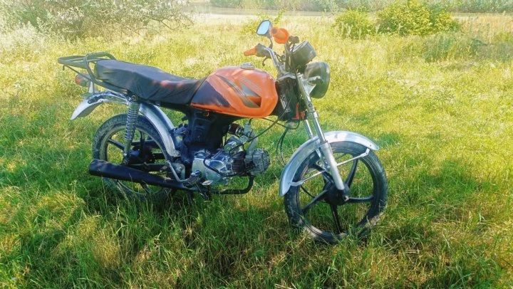 В Аскизском районе полицейские раскрыли кражу мотоцикла, совершённую с частного подворья