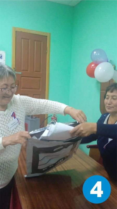 Пока в ящики для голосования опускаются первые бюллетени, мы вам расскажем, что с ними делали участковые комиссии вчера вечером! Пока в ящики для голосования опускаются первые бюллетени, мы вам расскажем, что с ними делали участковые комиссии вчера вечером!